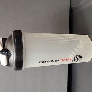 NWOT GNC Pro Performance Shaker Bottle